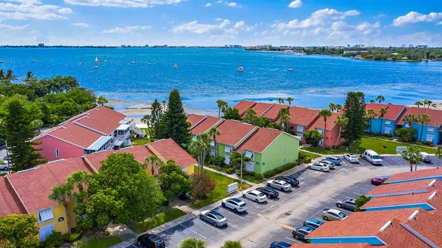 $3,400 | 3630 41st Way South, Unit E, St. Petersburg, FL 33711