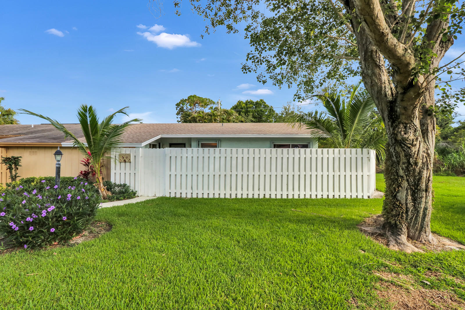 1307 Chippewa Street Jupiter, FL 33458 - Photo 1 of 23 front