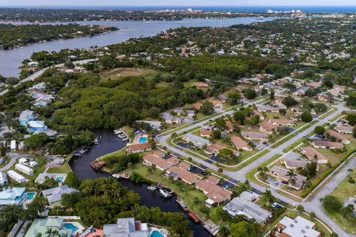 1307 Chippewa Street Jupiter, FL 33458 - Photo 20 of 23 Sims Creek 3