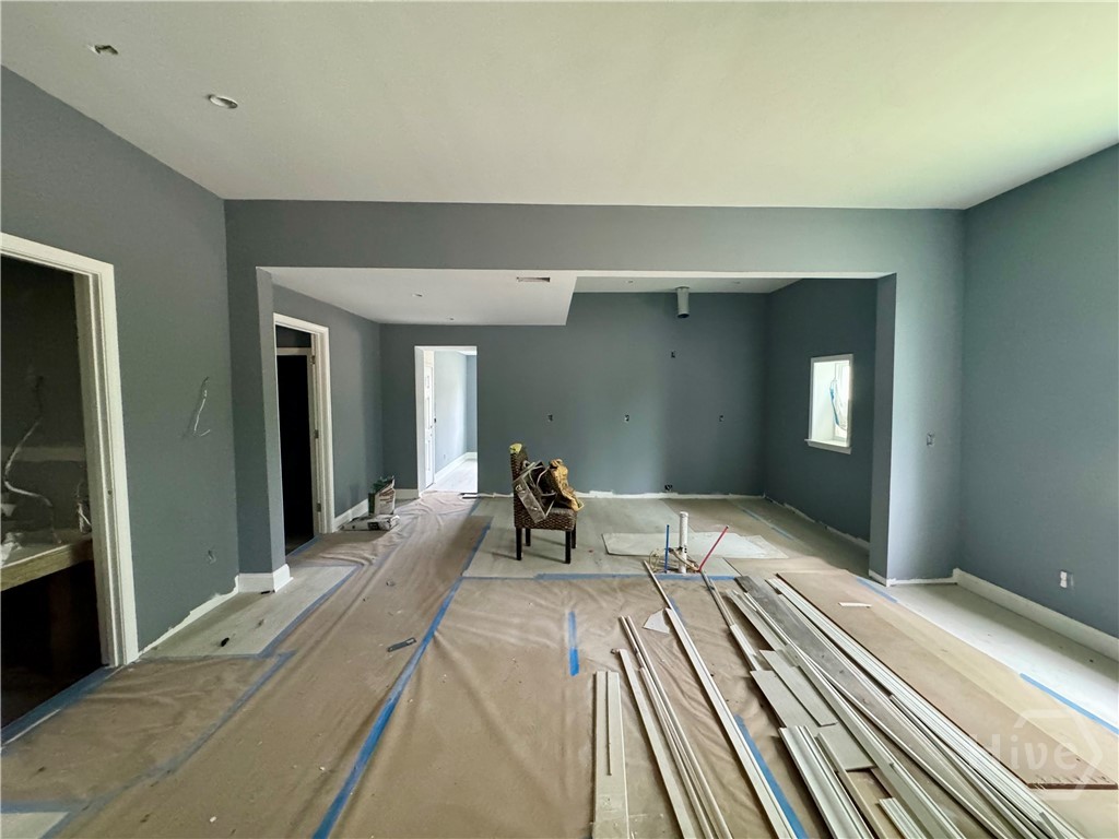 802 West 44th Street Savannah, GA 31405 - Photo 7 of 18 Kitchen/dining area
