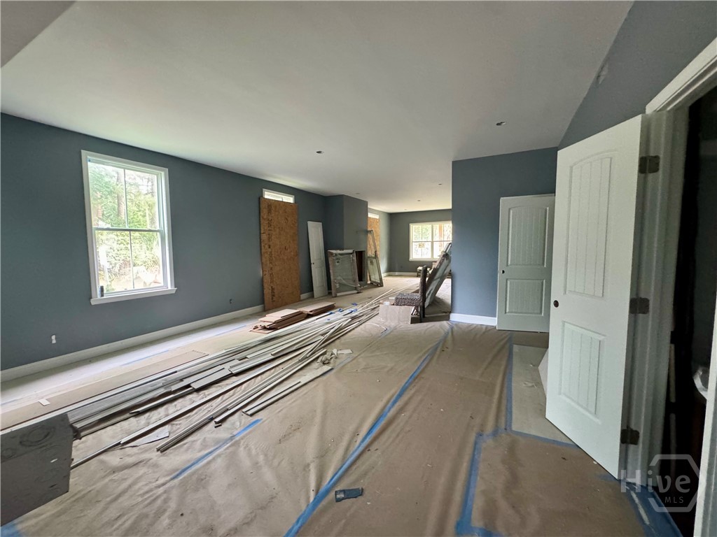 802 West 44th Street Savannah, GA 31405 - Photo 8 of 18 Dining/Living area