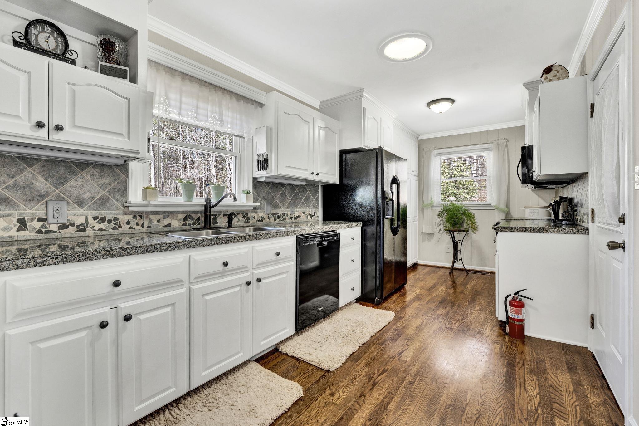 415 American Legion Road Greer, SC 29651 - Photo 8 of 36 Gallery Image 8