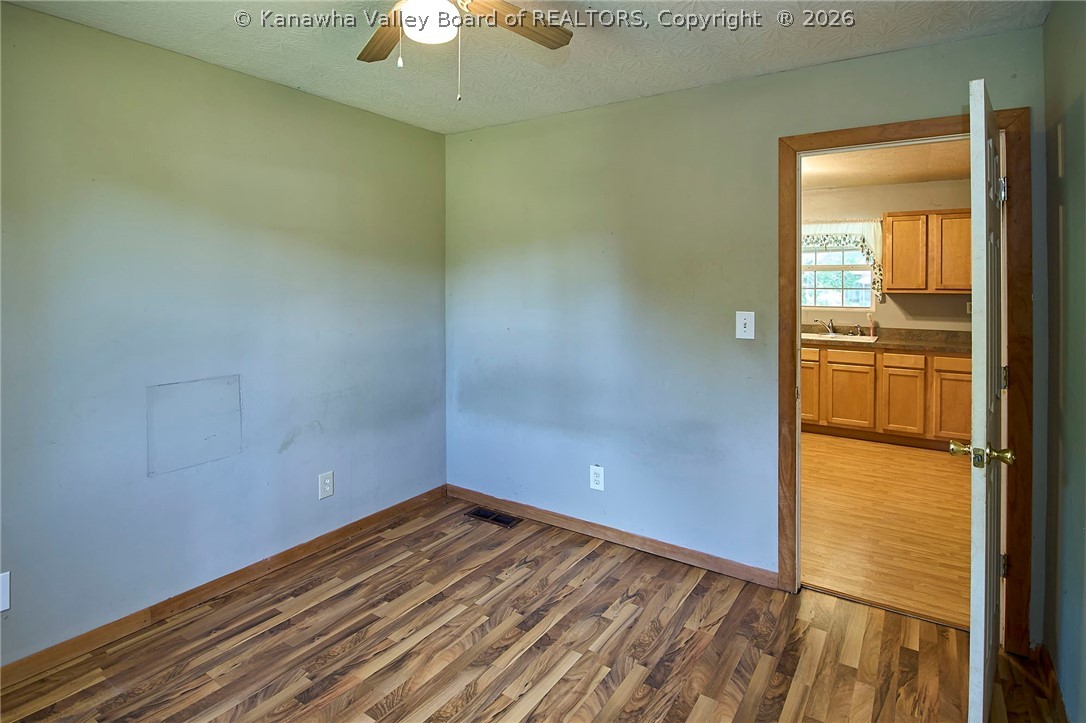 498 Little Queen Road Clendenin, WV 25045 - Photo 21 of 37 Gallery Image 21