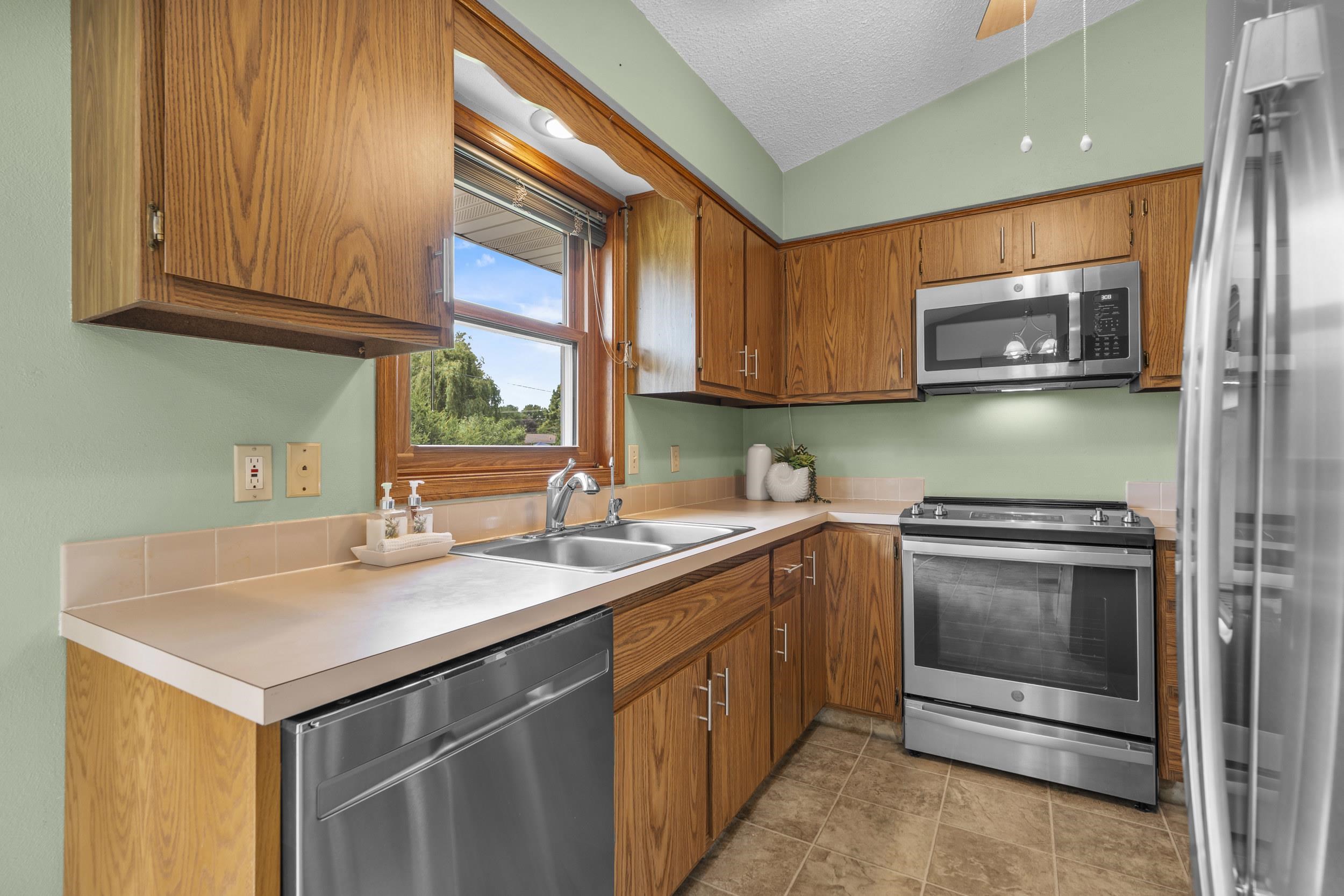 N469 Mayflower Road Appleton, WI 54914 - Photo 10 of 67