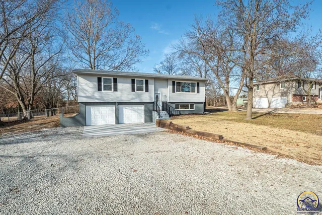 $269,500 | 4625 Northeast Liggett Lane, Topeka, KS 66617