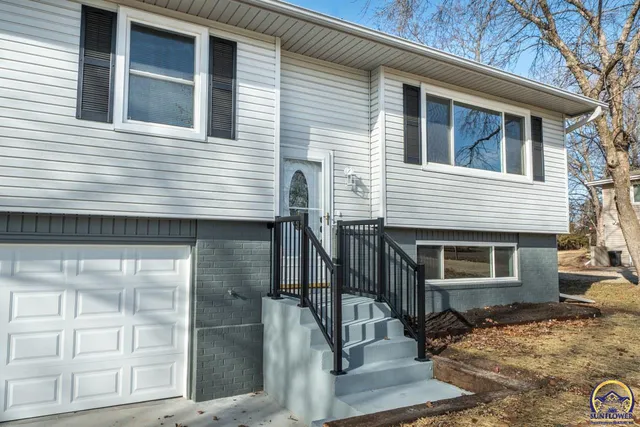 $269,500 | 4625 Northeast Liggett Lane, Topeka, KS 66617