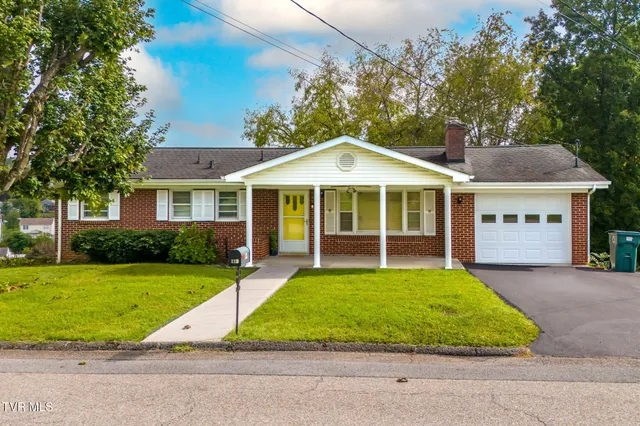 $239,900 | 135 Montrose Drive, Bristol, VA 24201