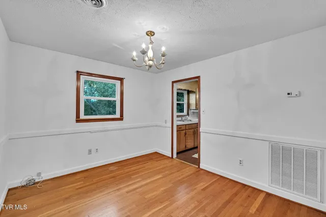 $239,900 | 135 Montrose Drive, Bristol, VA 24201