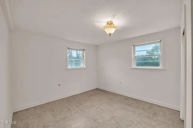 $239,900 | 135 Montrose Drive, Bristol, VA 24201