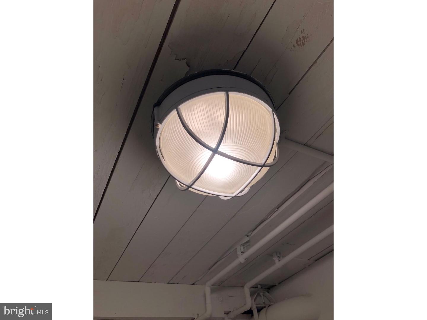 2300 Walnut Street, Unit 0B316 Philadelphia, PA 19103 - Photo 8 of 11 a close view of bulb