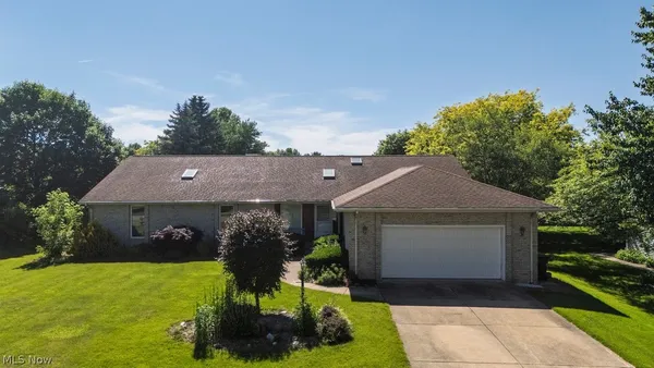 $400,000 | 8251 Athens Avenue Northwest, Massillon, OH 44646