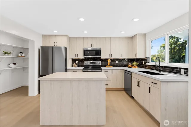 $1,000,000 | 5150 South Creston Street, Seattle, WA 98178