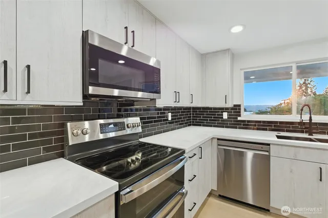 $1,000,000 | 5150 South Creston Street, Seattle, WA 98178