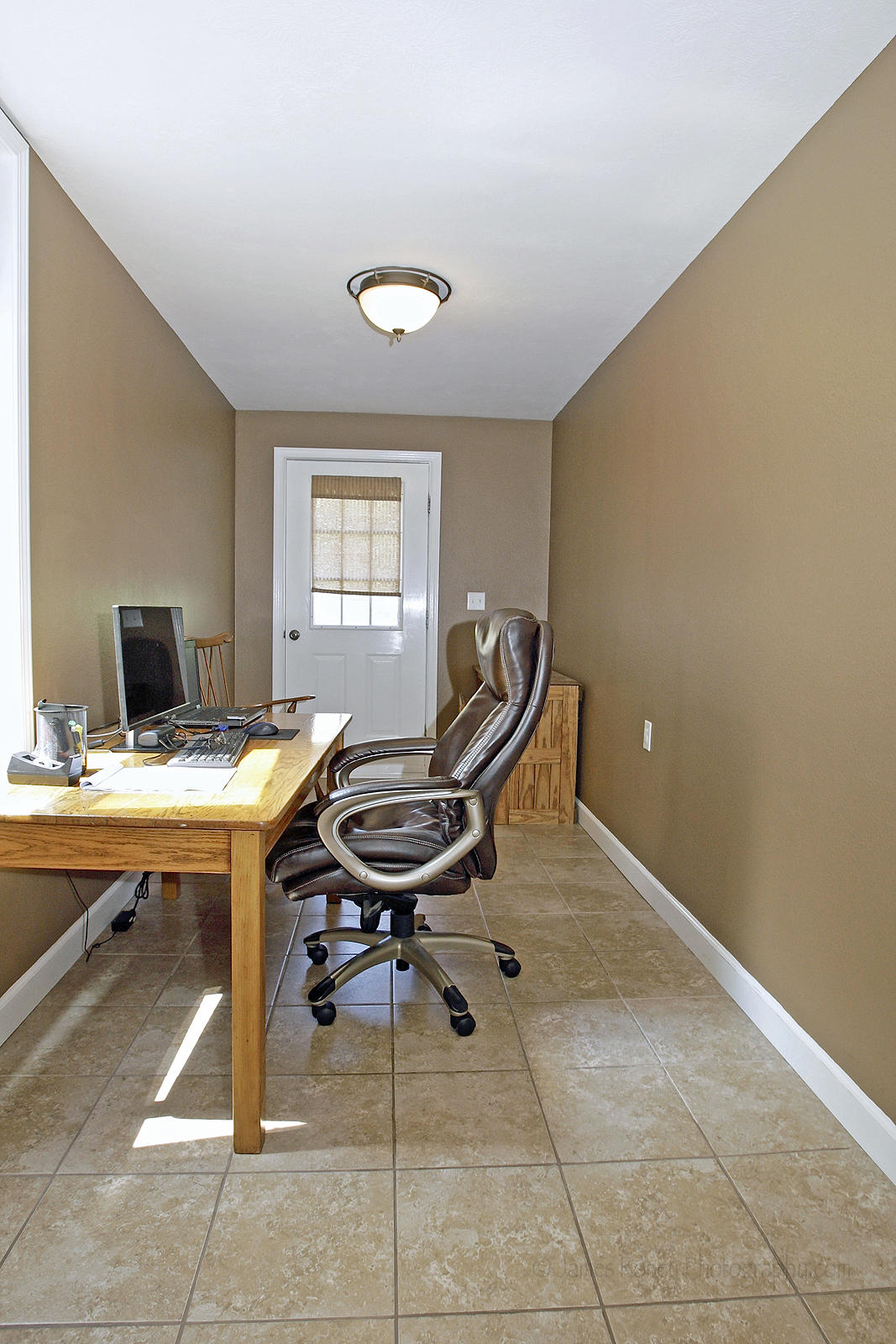 248 Silver Shadow Road Hardy, VA 24101 - Photo 40 of 50 a room with a table and chairs
