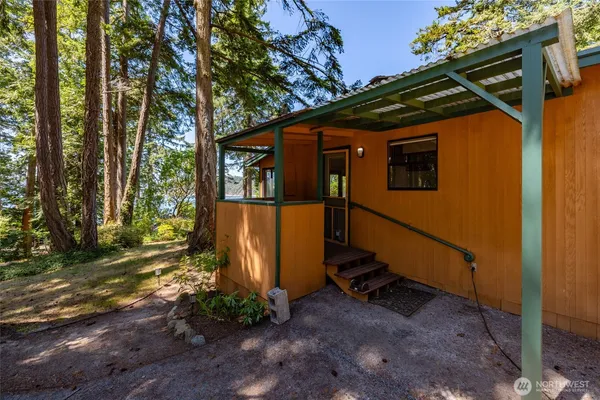 $565,000 | 16757 Chilberg Avenue, La Conner, WA 98257