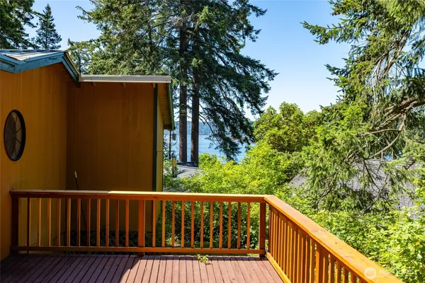 $565,000 | 16757 Chilberg Avenue, La Conner, WA 98257