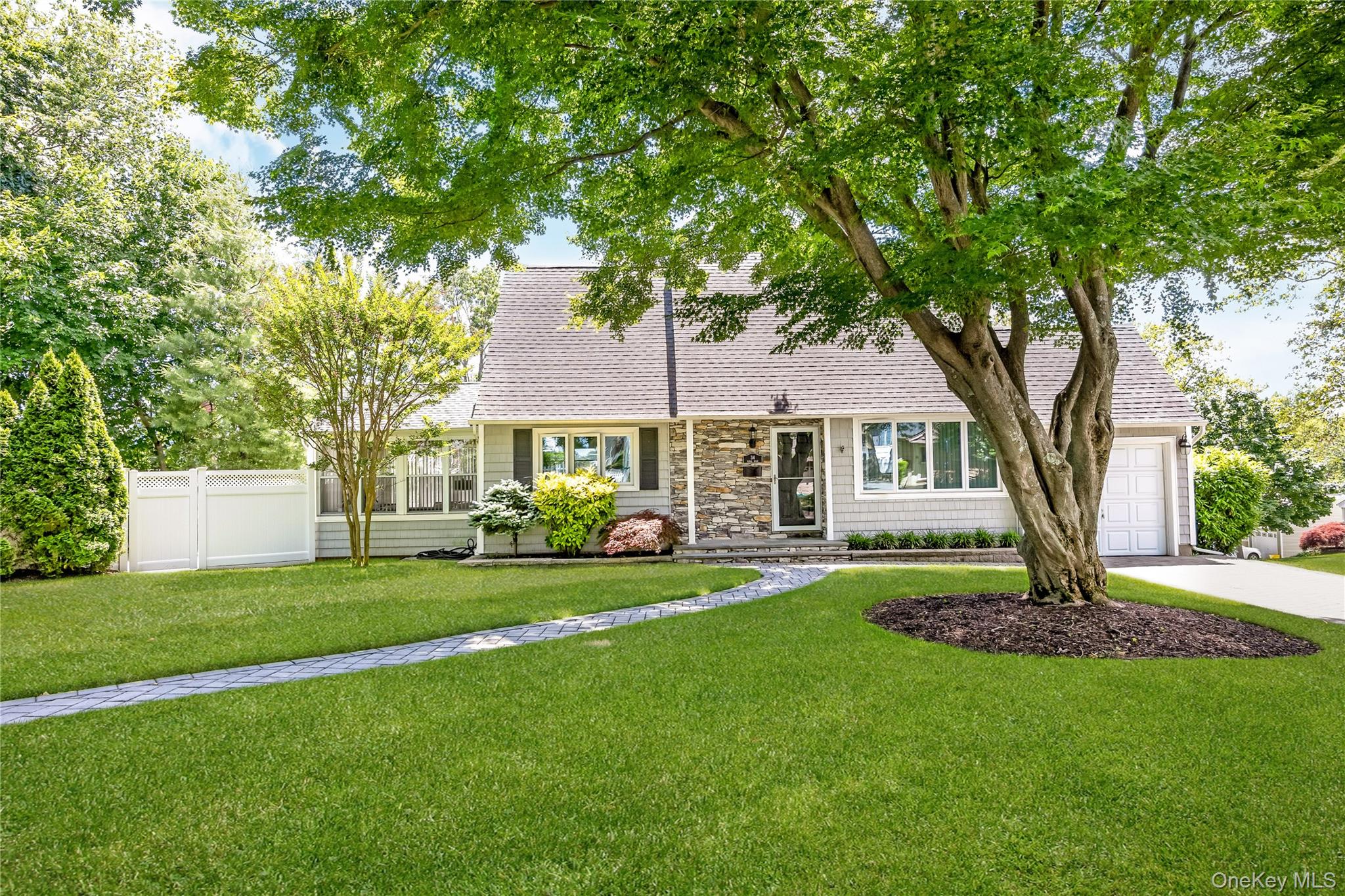 34 Ridge Road Farmingdale, NY 11735 - Photo 3 of 34