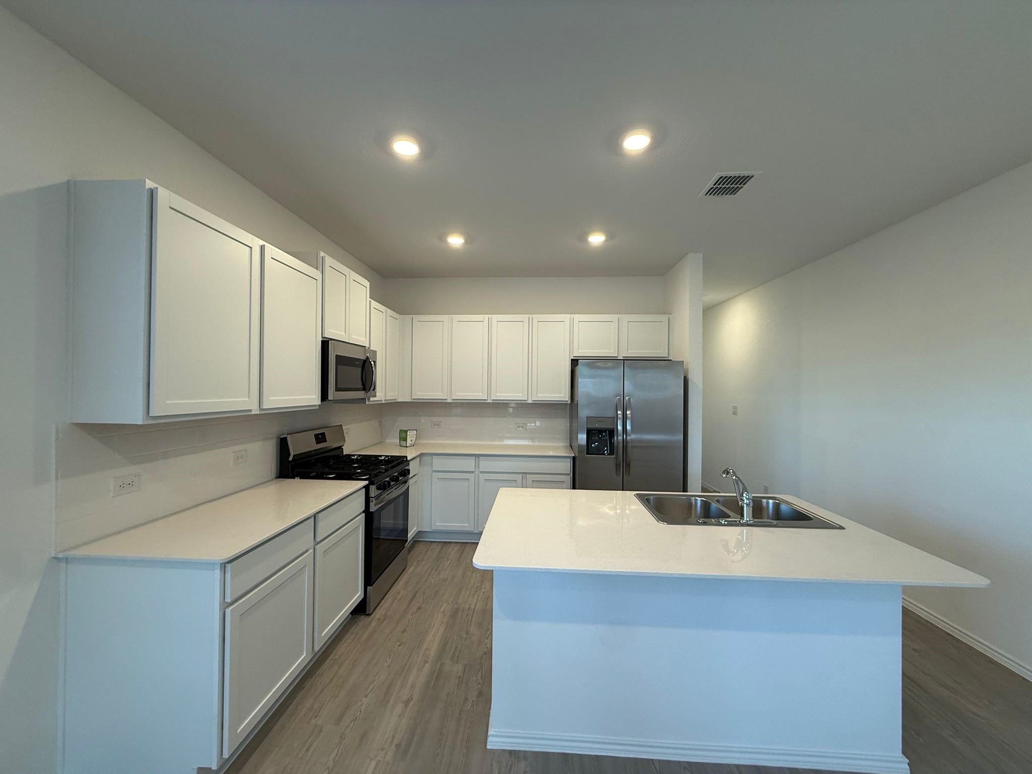 499 Avre Loop Kyle, TX 78640 - Photo 13 of 40