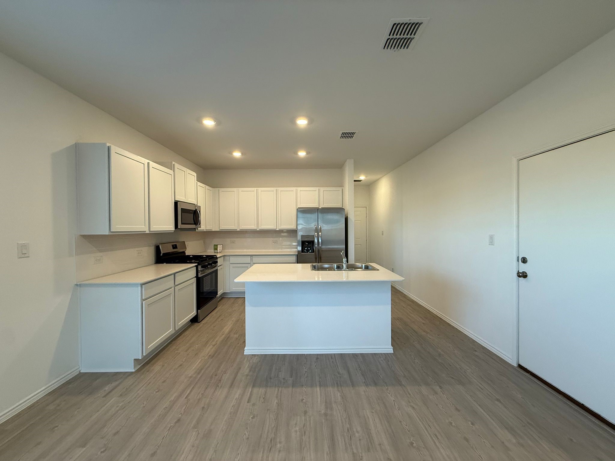 499 Avre Loop Kyle, TX 78640 - Photo 15 of 40