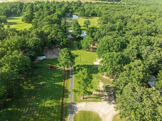 $449,900 | 10510 Highway 82, Blossom, TX 75416