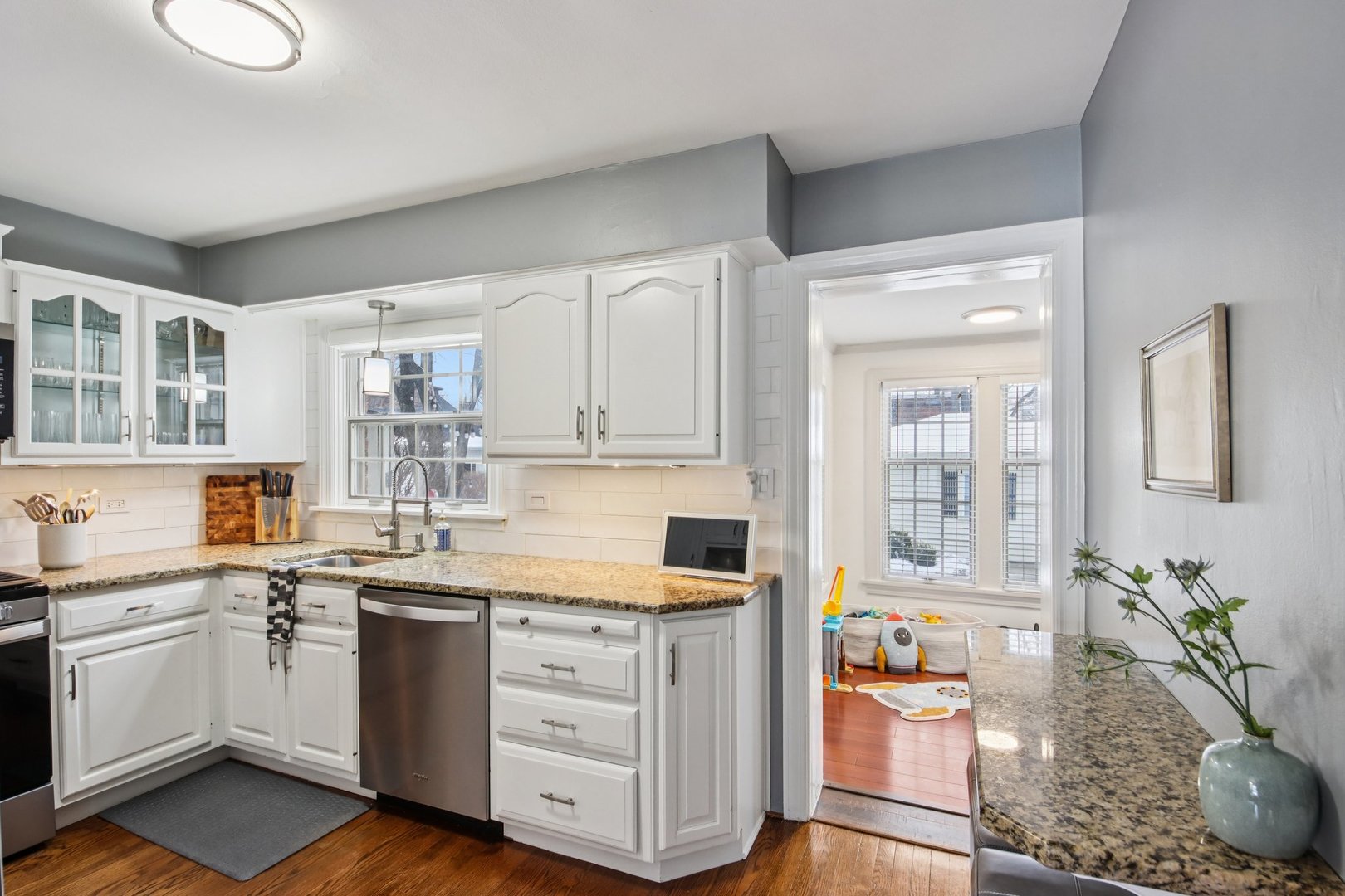 175 South Fairview Avenue Elmhurst, IL 60126 - Photo 13 of 41