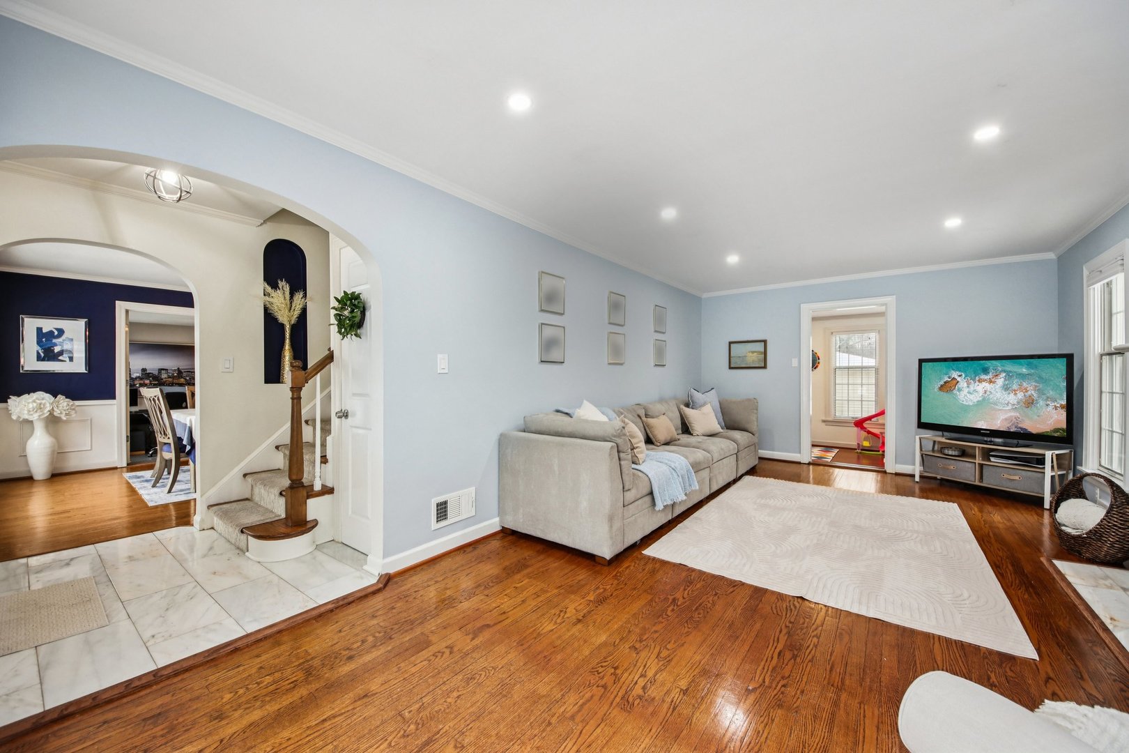 175 South Fairview Avenue Elmhurst, IL 60126 - Photo 4 of 41