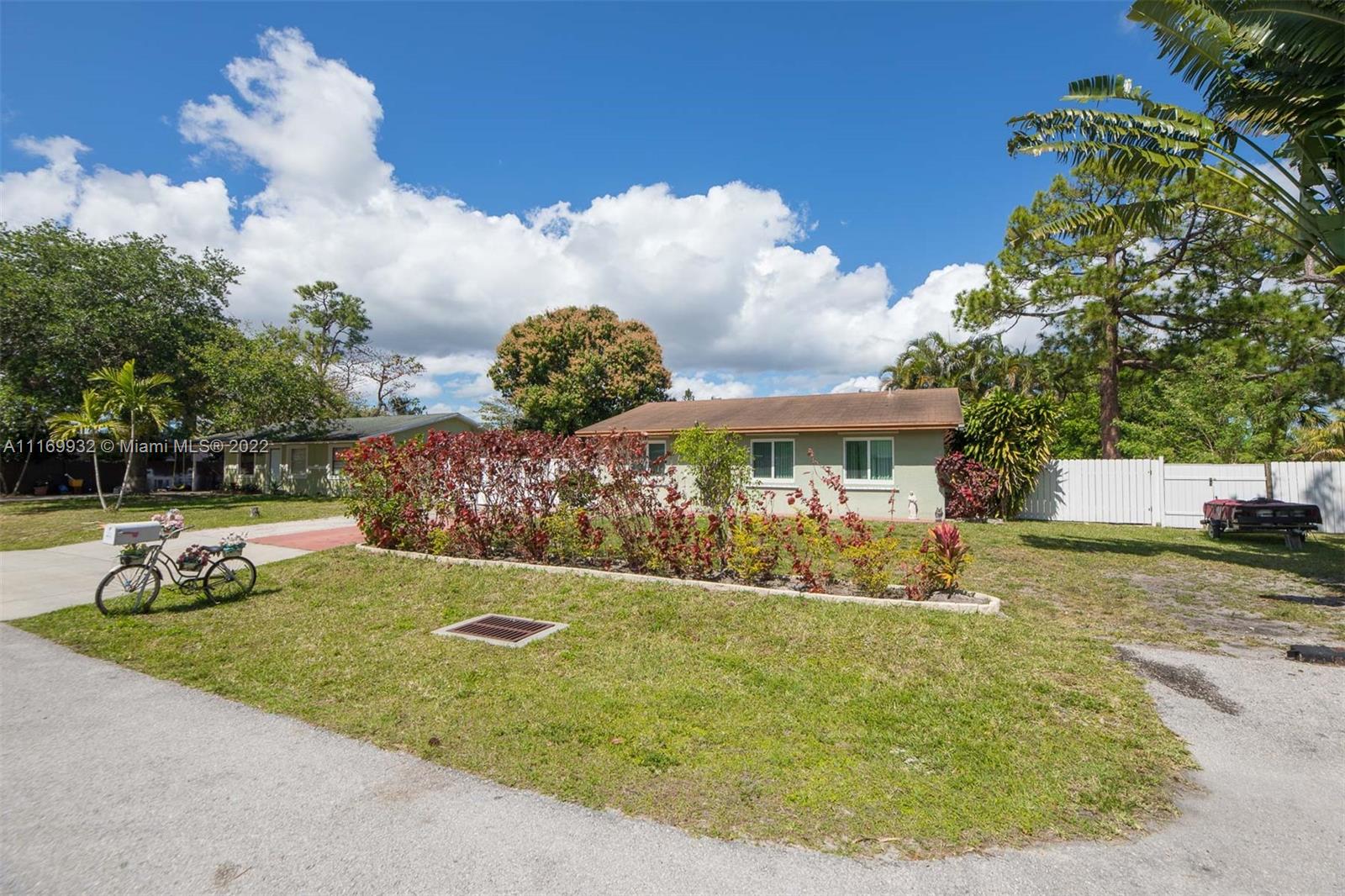 4887 Canton Road Lake Worth, FL 33463 - Photo 3 of 46 Gallery Image 3