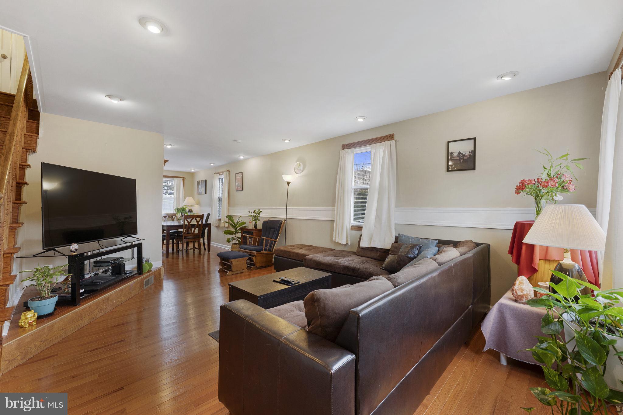 655 East Basin Street Norristown, PA 19401 - Photo 4 of 30