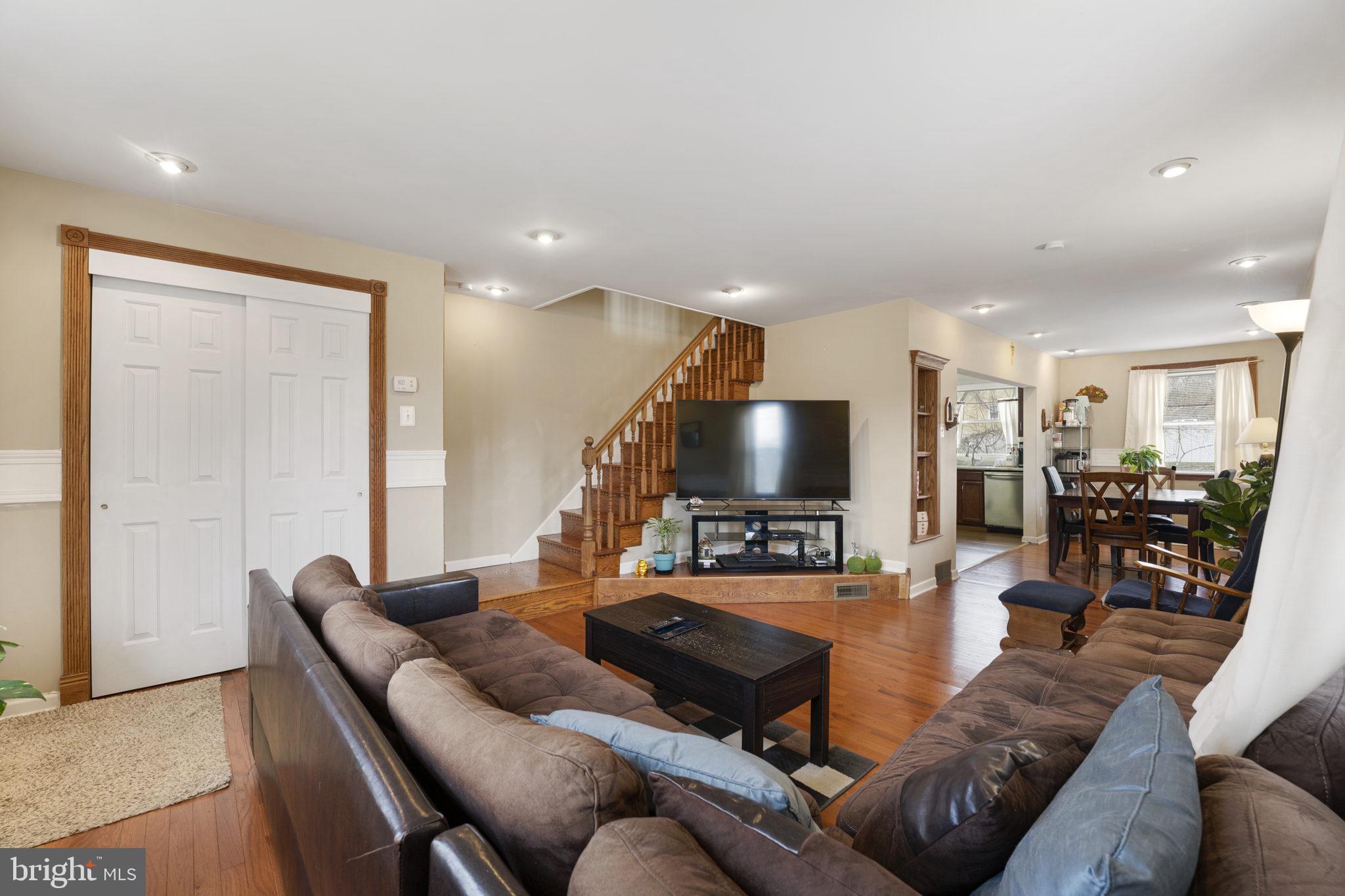 655 East Basin Street Norristown, PA 19401 - Photo 6 of 30