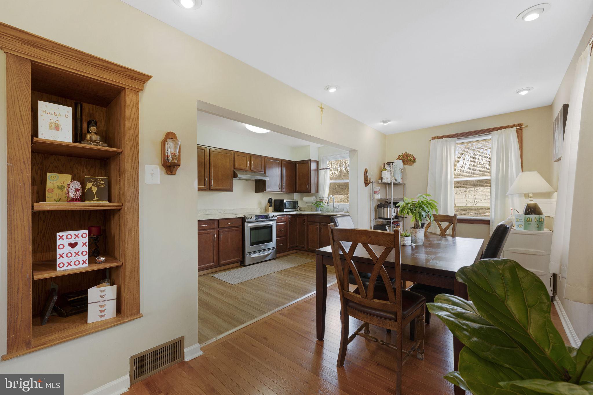 655 East Basin Street Norristown, PA 19401 - Photo 9 of 30