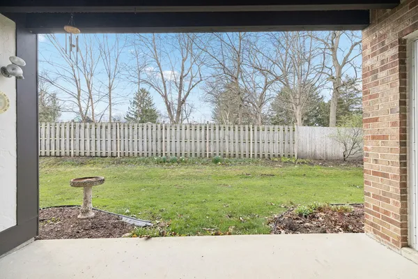 $325,000 | 5851 Doe Circle, Westmont, IL 60559