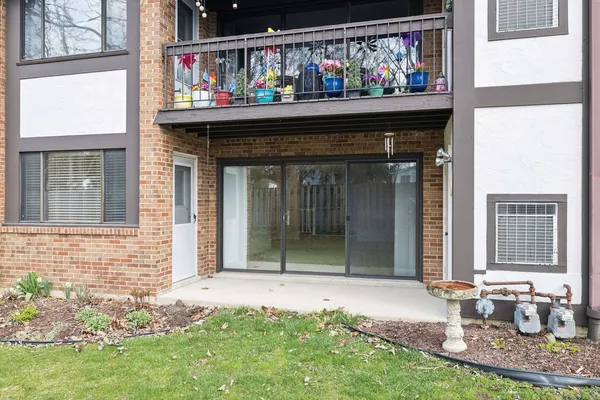 $325,000 | 5851 Doe Circle, Westmont, IL 60559