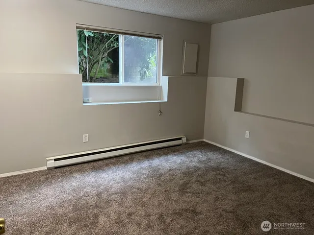 $2,400 | 280 Southeast Donnelly Lane, Unit B, Issaquah, WA 98027