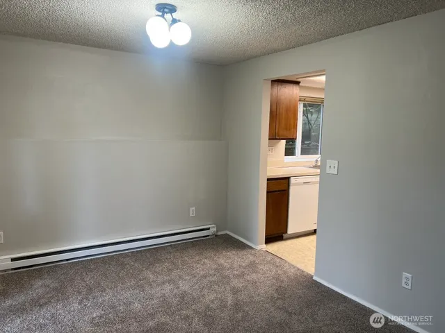 $2,400 | 280 Southeast Donnelly Lane, Unit B, Issaquah, WA 98027