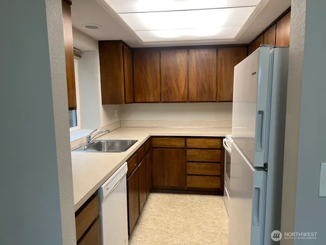 $2,400 | 280 Southeast Donnelly Lane, Unit B, Issaquah, WA 98027