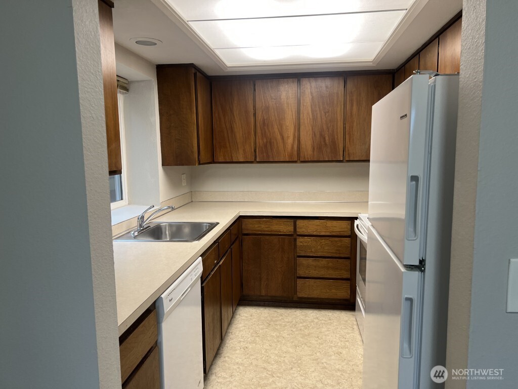 280 Southeast Donnelly Lane, Unit B Issaquah, WA 98027 - Photo 9 of 15