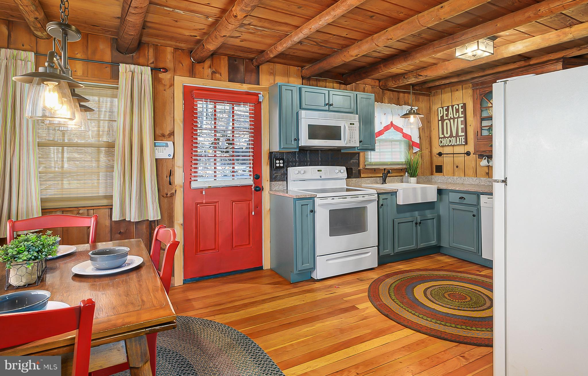 412 Revenoor Road Harpers Ferry, WV 25425 - Photo 4 of 38 Stunning Updated Kitchen