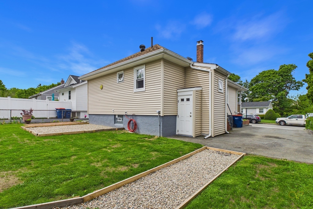21 Sycamore Street Fairhaven, MA 02719 - Photo 18 of 22