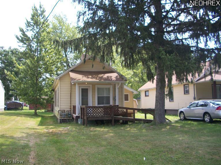 311 South Leavitt Road Leavittsburg, OH 44430 - Photo 1 of 15