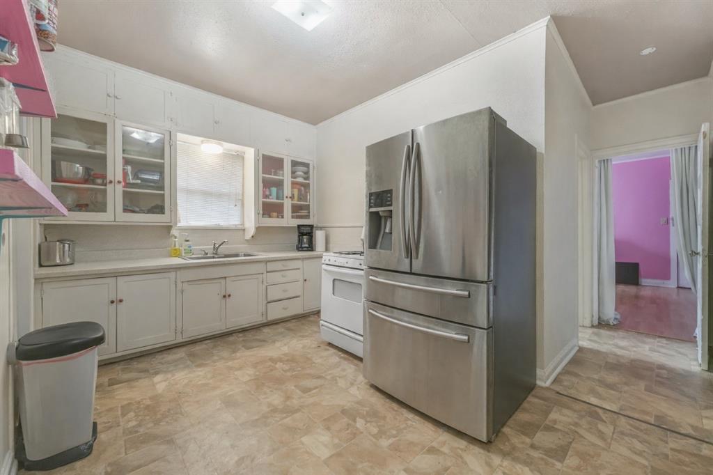 404 South Morris Street Gainesville, TX 76240 - Photo 4 of 8