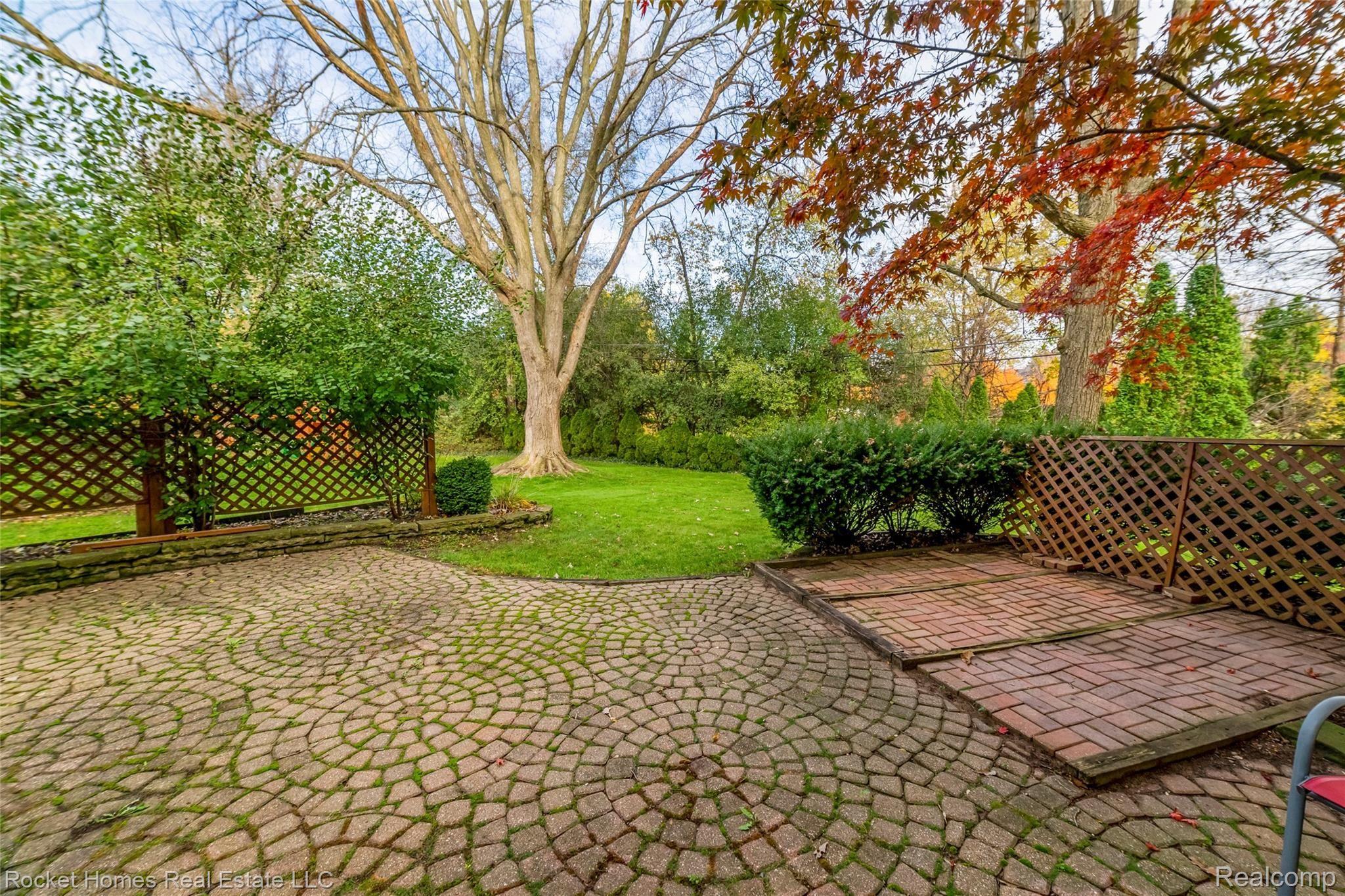 879 Foxhall Road Bloomfield Hills, MI 48304 - Photo 38 of 44 036-photo-rear-view-7719022.jpg