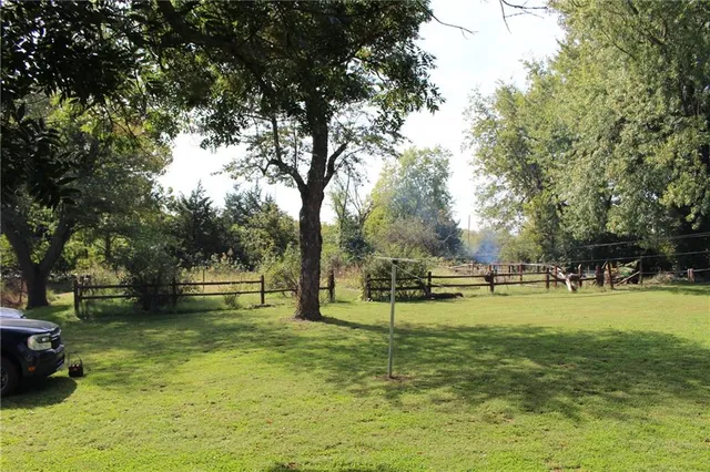 $389,000 | 2700 South Eisenhower Avenue, Ottawa, KS 66067