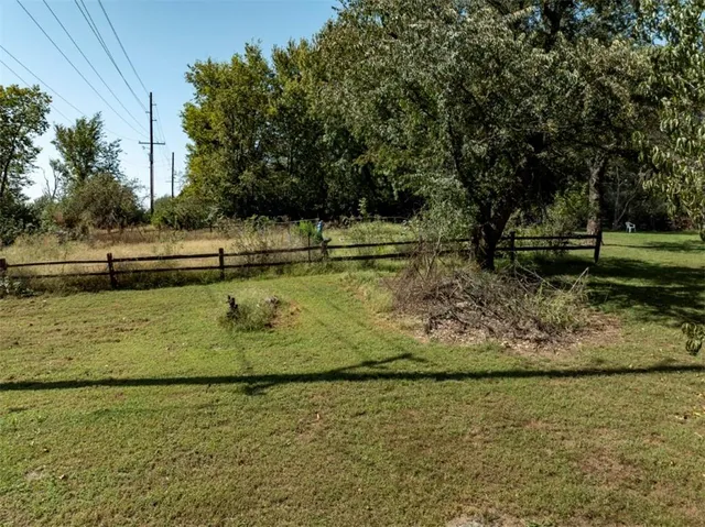 $389,000 | 2700 South Eisenhower Avenue, Ottawa, KS 66067