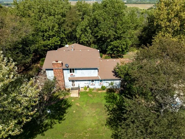 $389,000 | 2700 South Eisenhower Avenue, Ottawa, KS 66067