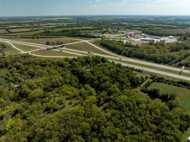 $389,000 | 2700 South Eisenhower Avenue, Ottawa, KS 66067