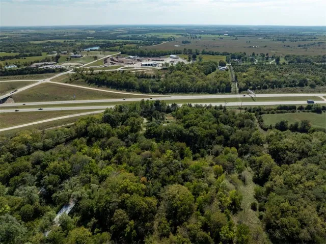 $389,000 | 2700 South Eisenhower Avenue, Ottawa, KS 66067