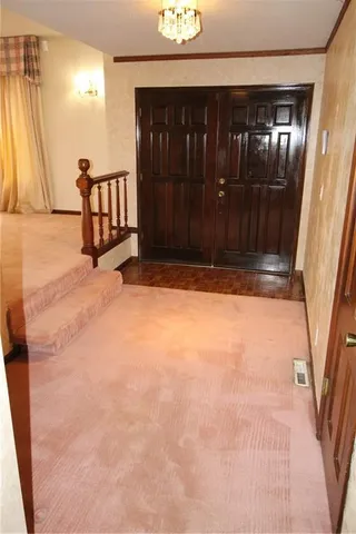 $389,000 | 2700 South Eisenhower Avenue, Ottawa, KS 66067