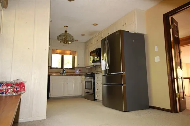 $389,000 | 2700 South Eisenhower Avenue, Ottawa, KS 66067