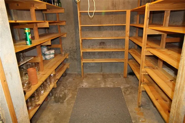 $389,000 | 2700 South Eisenhower Avenue, Ottawa, KS 66067