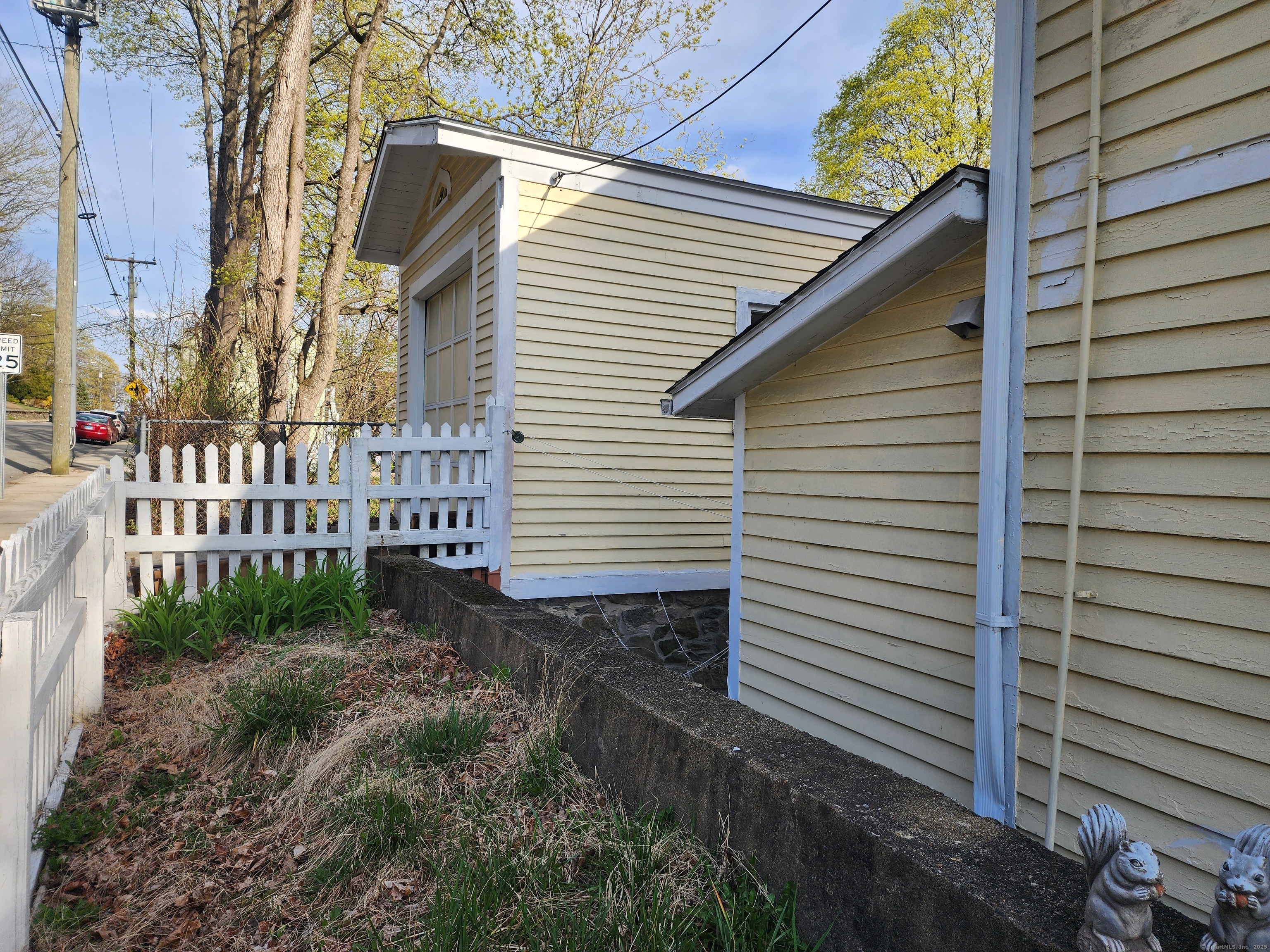 129 Walnut Street Windham, CT 06226 - Photo 4 of 19